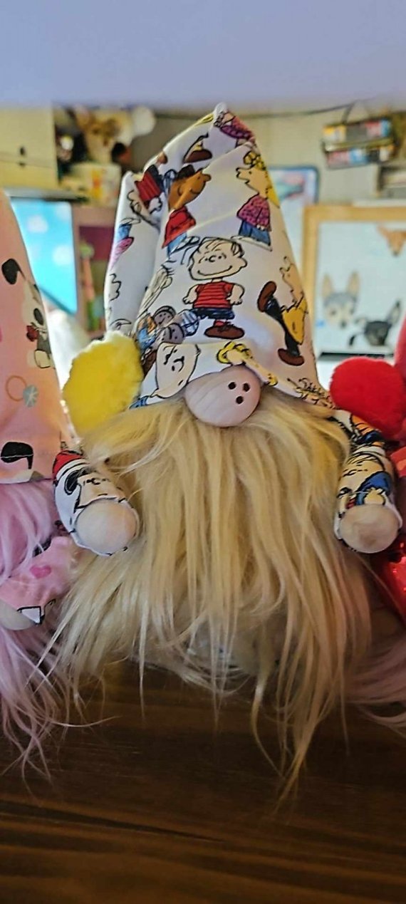 PEANUTS